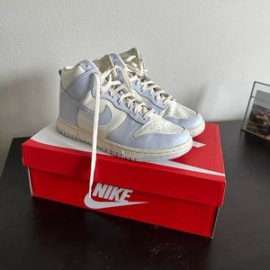 Nike Women’s Dunks